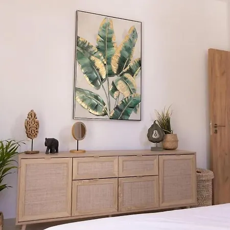 Apartment Bali-style One Bedroom At Lighthouse